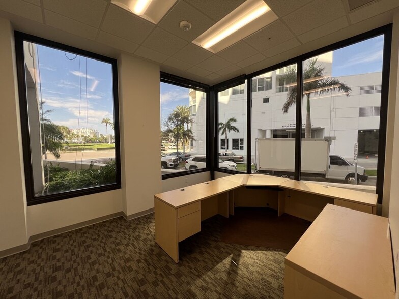 More Photos Of 1255 N Gulfstream Ave, Sarasota Apartments For Sale