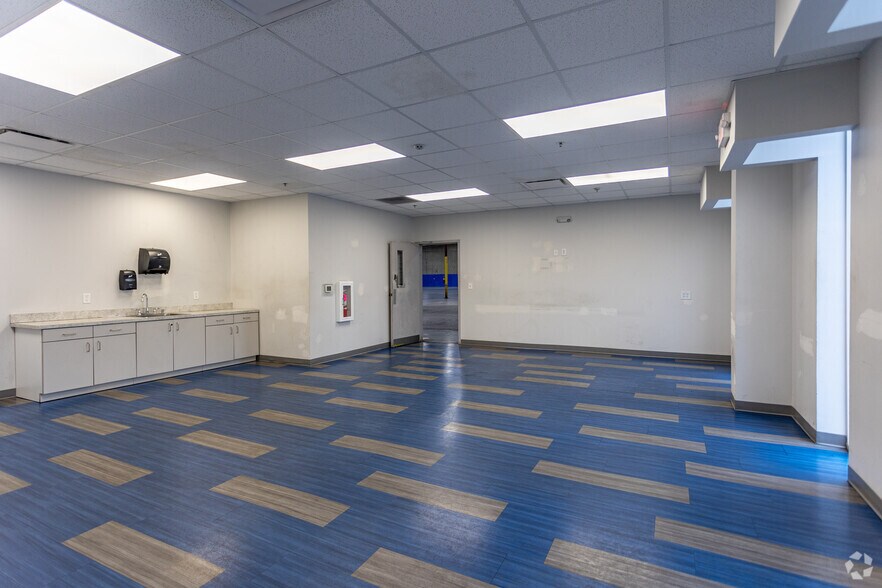 More Photos Of 1540 Amherst Rd, Knoxville Warehouse For Lease