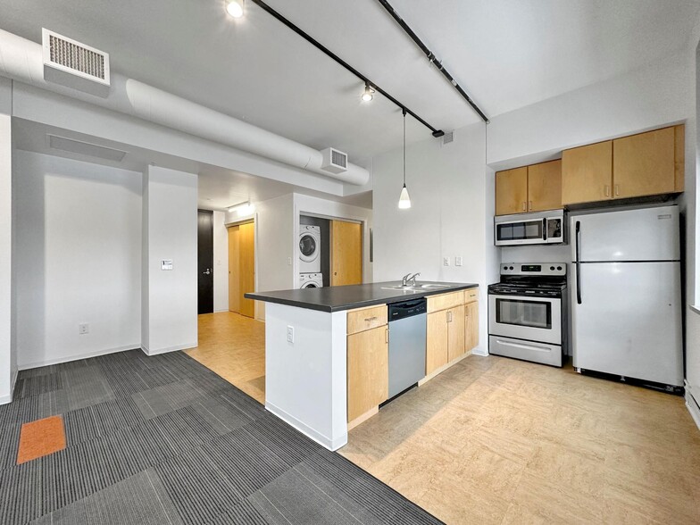 More Photos Of 405 6th Ave, Des Moines Apartments For Lease