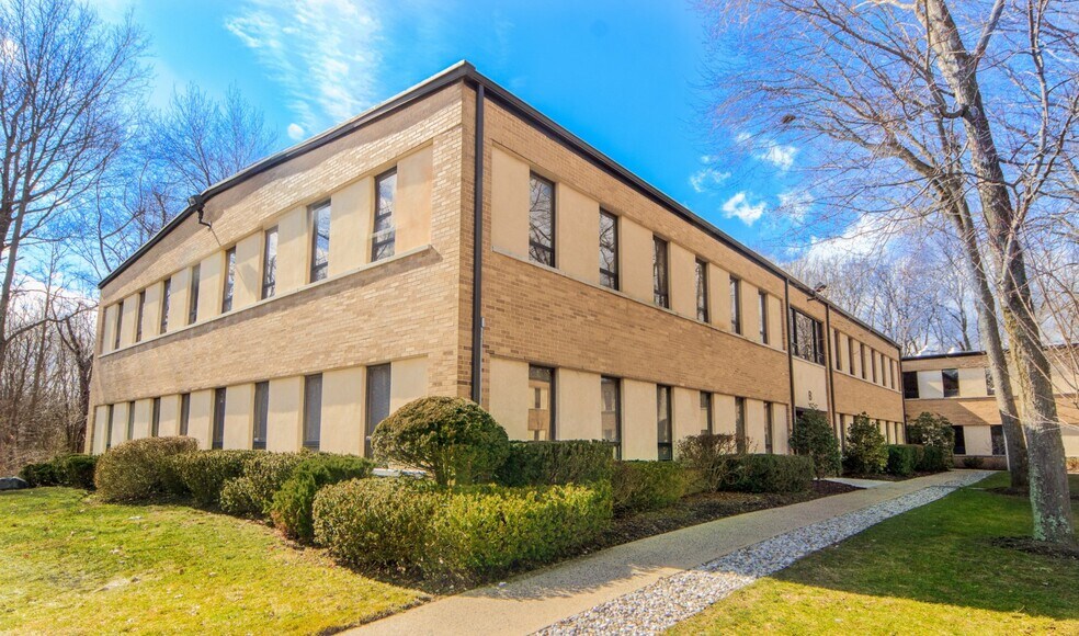 More Photos Of 12 Roszel Rd, Princeton Medical For Lease