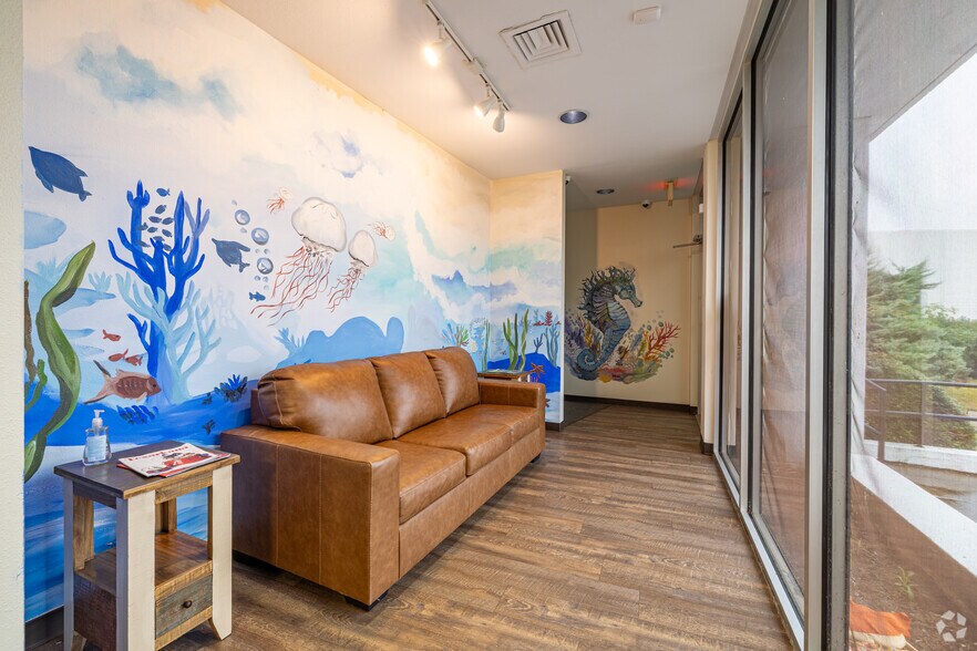 More Photos Of 4802 Texas Blvd, Texarkana Office For Sale