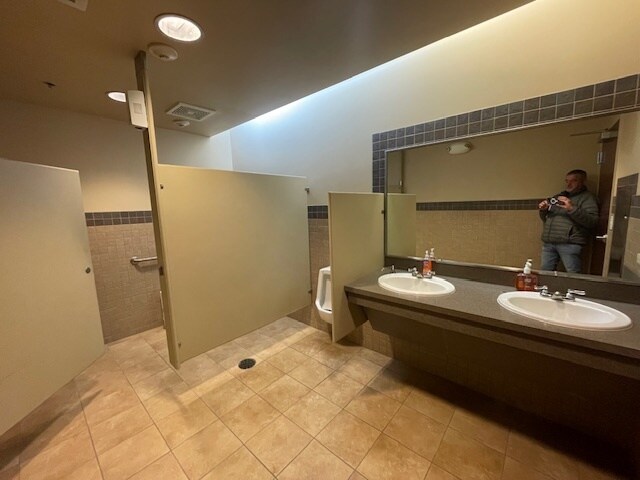 More Photos Of 903 N 129th Infantry Dr, Joliet Medical For Sale