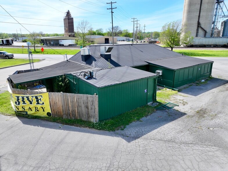 More Photos Of 500 N J. M. Davis Blvd, Claremore Restaurant For Sale