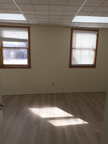 More Photos Of 10 Lake St, Monroe Office Residential For Lease