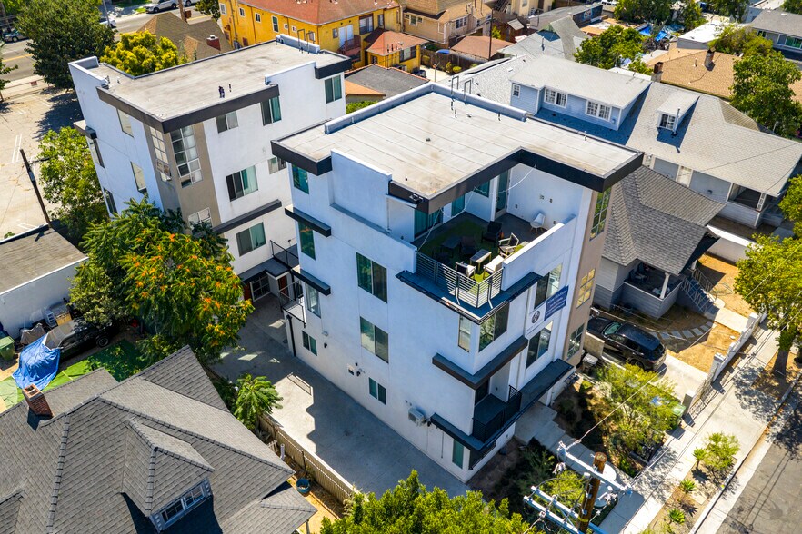 More Photos Of 1208 W 25th St, Los Angeles Multifamily For Sale