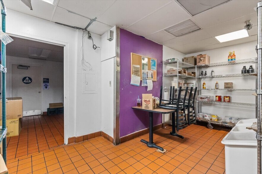 More Photos Of 2673 Mount Vernon Ave, Bakersfield Restaurant For Sale