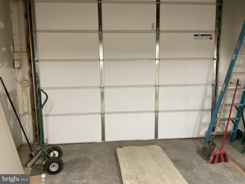 More Photos Of 1880 W Market St, York Storefront Retail Office For Sale