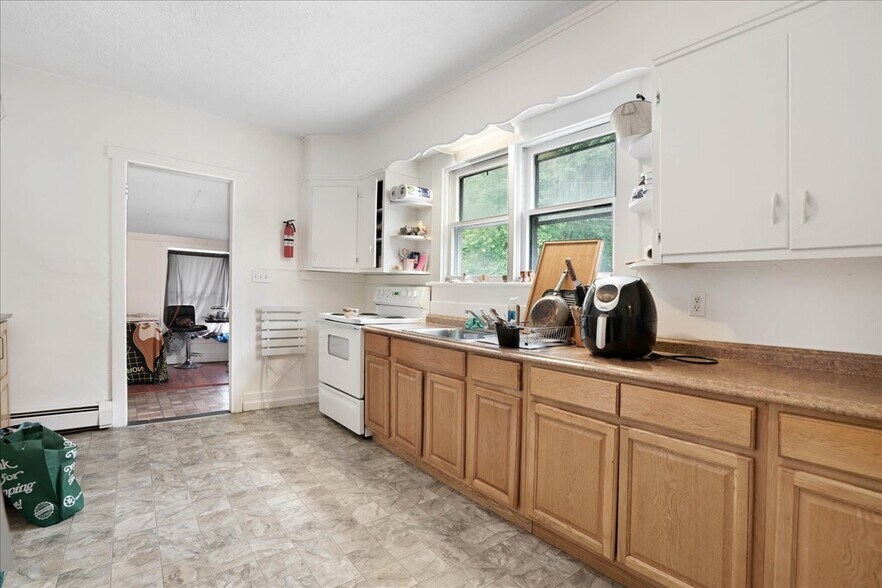 More Photos Of 1101 River Rd, New Windsor Township General Retail For Sale