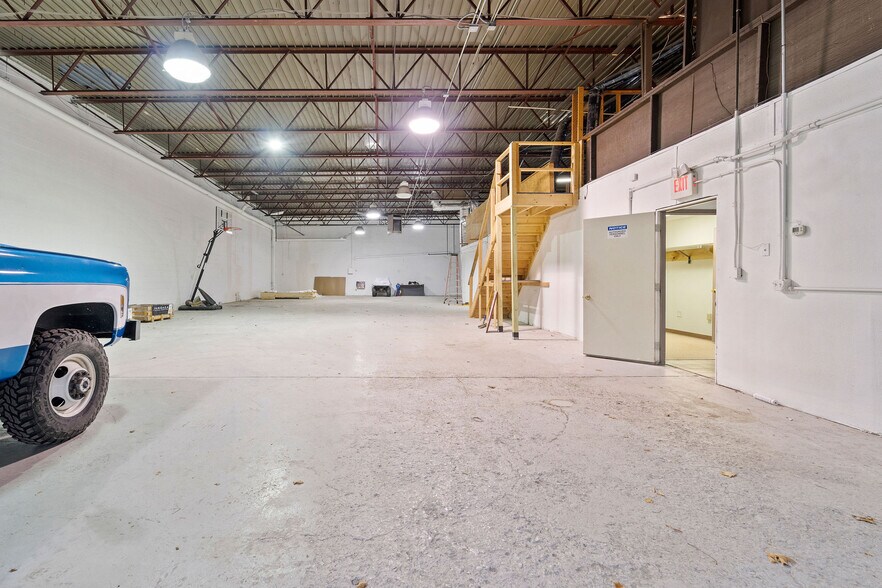 More Photos Of 104 N Duane Ave, Endicott Industrial For Lease
