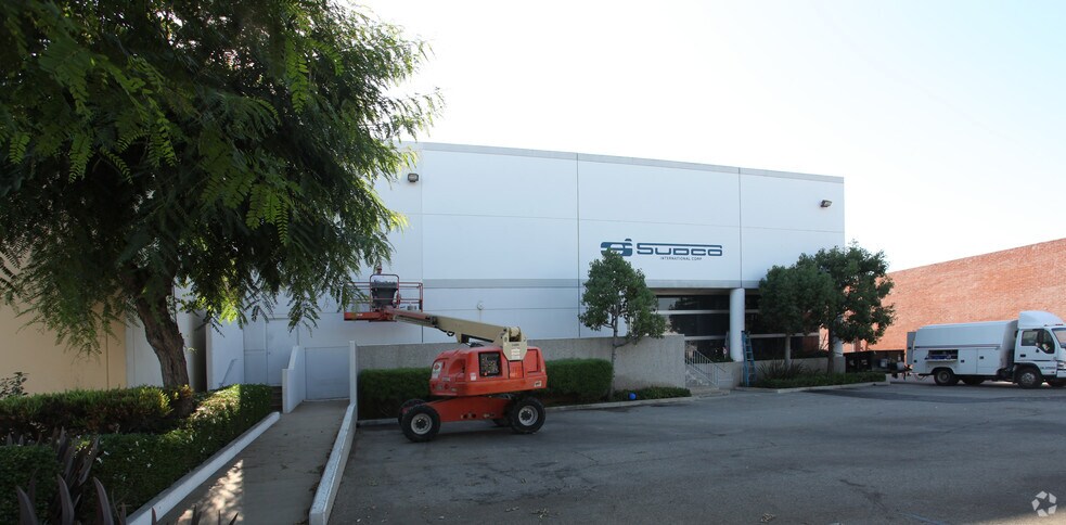 More Photos Of 3014 Tanager Ave, Commerce Warehouse For Lease