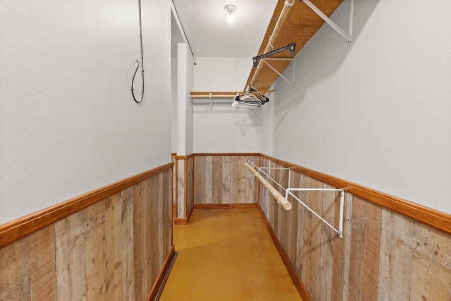 More Photos Of 22360 Highway 321, Cleveland Flex For Lease