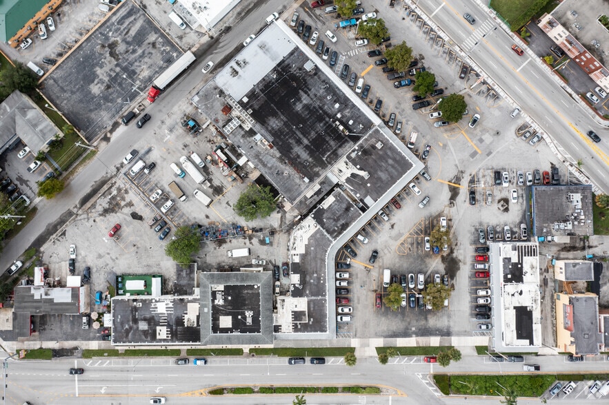 More Photos Of 400-488 NE 125th St, North Miami General Retail For Lease