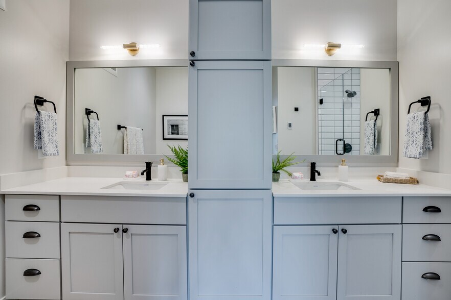 More Photos Of 3901 Sunnyside Rd S, Edina Apartments For Lease