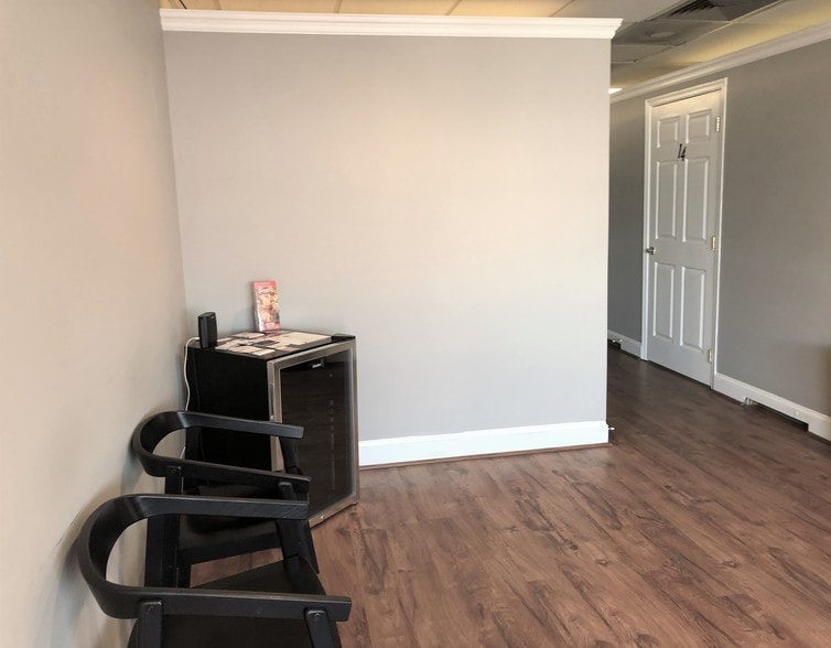 More Photos Of 4 S McCain Dr, Frederick Unknown For Lease