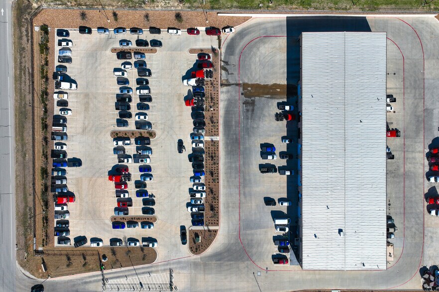 More Photos Of 3501 S Burleson Blvd, Alvarado Truck Terminal For Sale