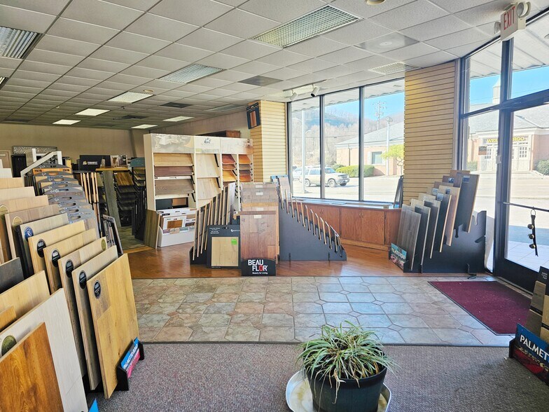 More Photos Of 629 Park NW ave, Norton Storefront For Sale