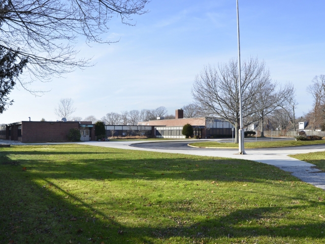 Primary Photo Of 350 Higbie Ln, West Islip Office For Lease