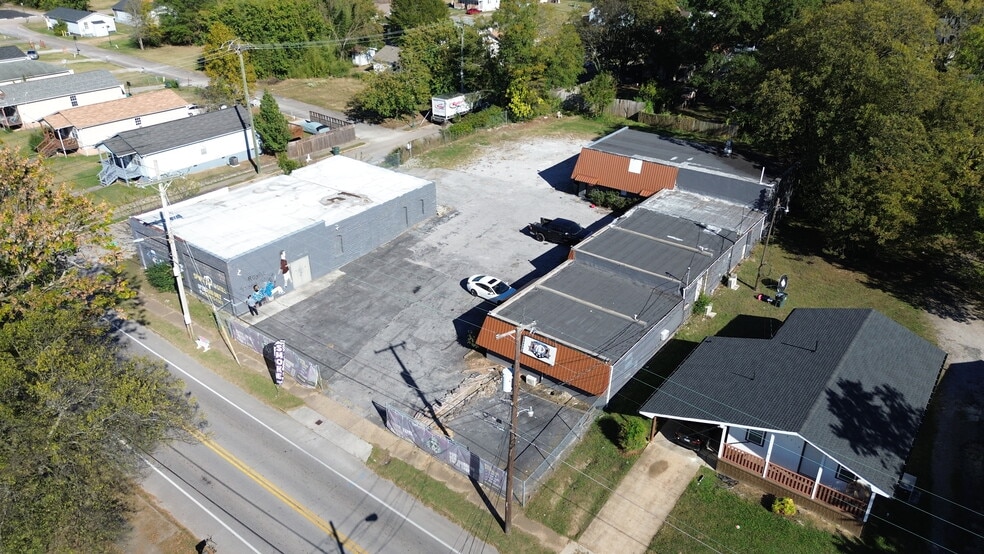 More Photos Of 2716 Dodson Ave, Chattanooga General Retail For Sale