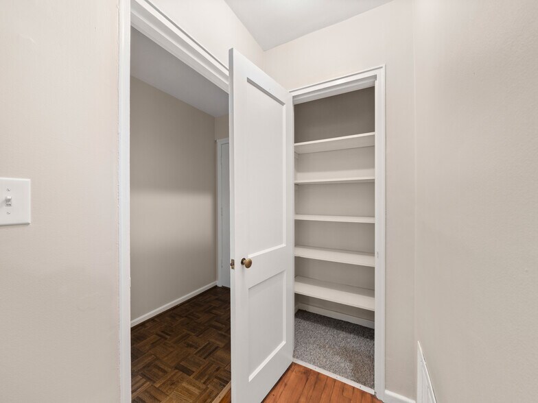 More Photos Of 615 Biltmore Ave, Asheville Apartments For Sale