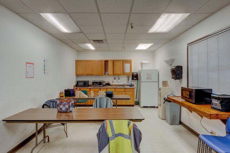 More Photos Of 575-585 Reactor Way, Reno Distribution For Lease