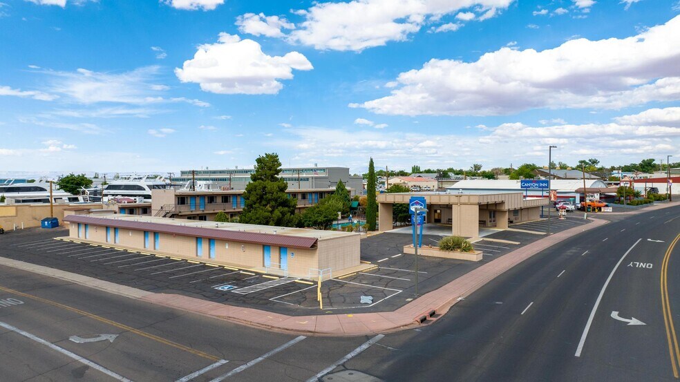 More Photos Of 150 N Lake Powell Blvd, Page Hotel For Sale