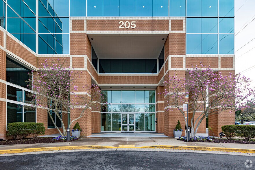 More Photos Of 205 Van Buren St, Herndon Office For Lease
