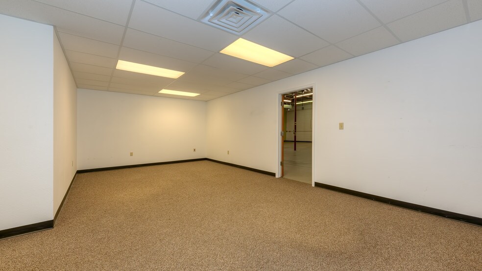 More Photos Of 530 Compton St, Broomfield Flex For Lease