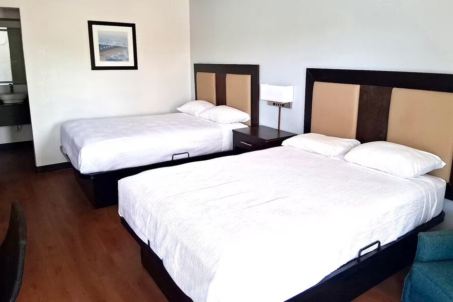 More Photos Of 1035 Fortner Rd, Metter Hotel For Sale