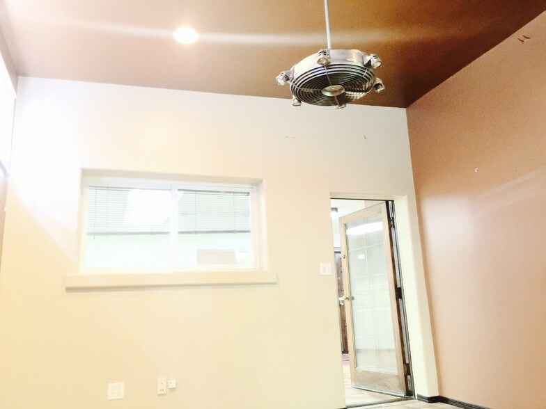 More Photos Of 3335 N 16th St, Phoenix Loft Creative Space For Lease