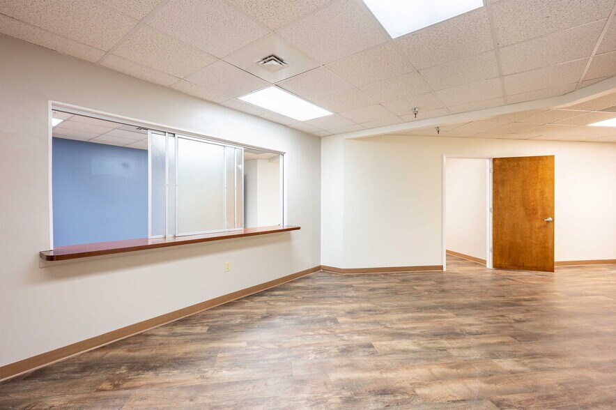 More Photos Of 6719 Gall Blvd, Zephyrhills Medical For Sale