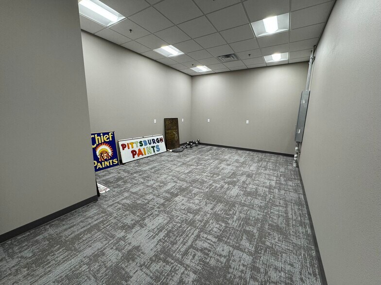 More Photos Of 645 Sandpiper Trl, Cottage Grove Warehouse For Lease