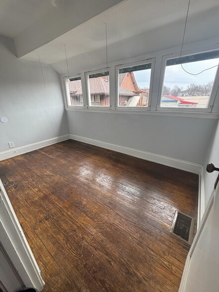 More Photos Of 603 Chestnut St, Coshocton Apartments For Sale