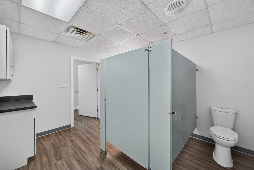 More Photos Of 514 Dabney Rd, Henderson Office For Lease