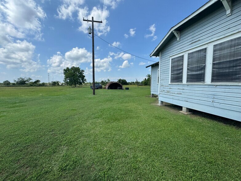 More Photos Of 26544 S Hwy 59, El Campo Land For Sale