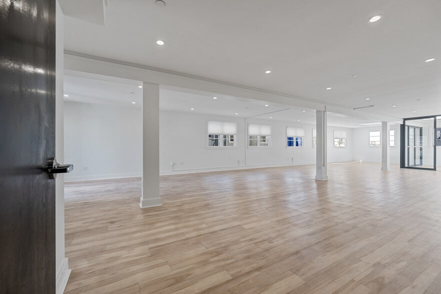 More Photos Of 320 Judah St, San Francisco Loft Creative Space For Lease