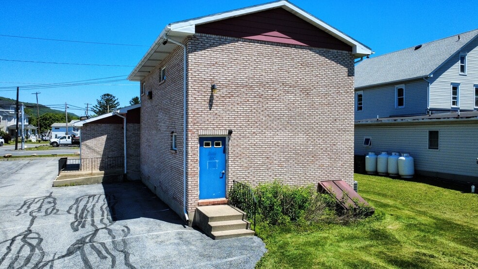 More Photos Of 1365 Blue Mountain Dr, Danielsville Office For Sale