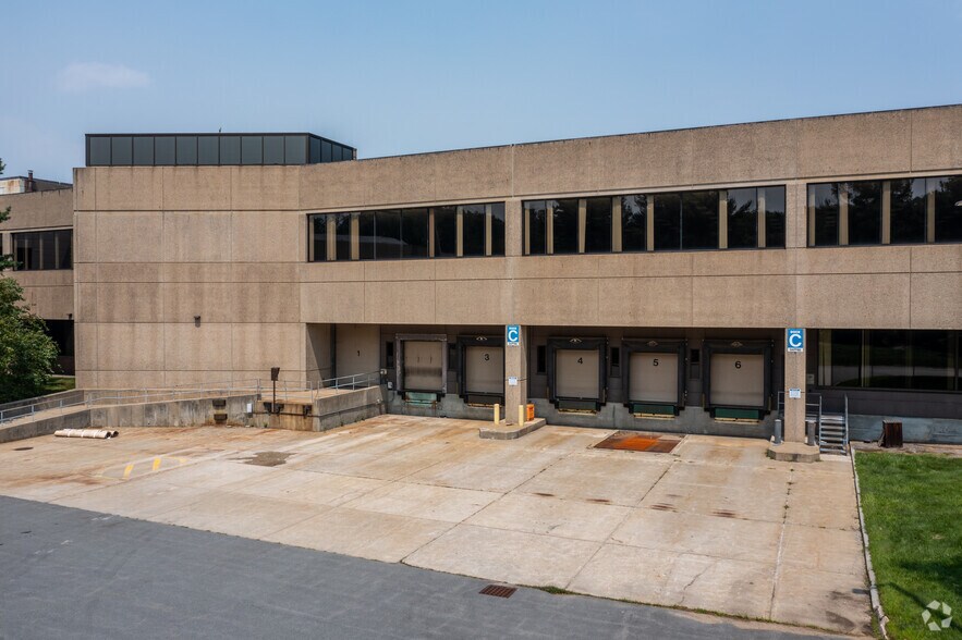 More Photos Of 3000 Minuteman Rd, Andover Flex For Sale