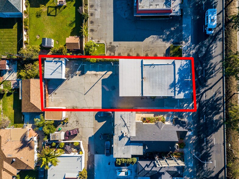 More Photos Of 1139 W 17th St, Santa Ana Freestanding For Lease