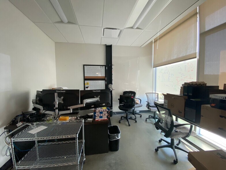 More Photos Of 10820 Shawnee Mission Pky, Shawnee Office For Lease