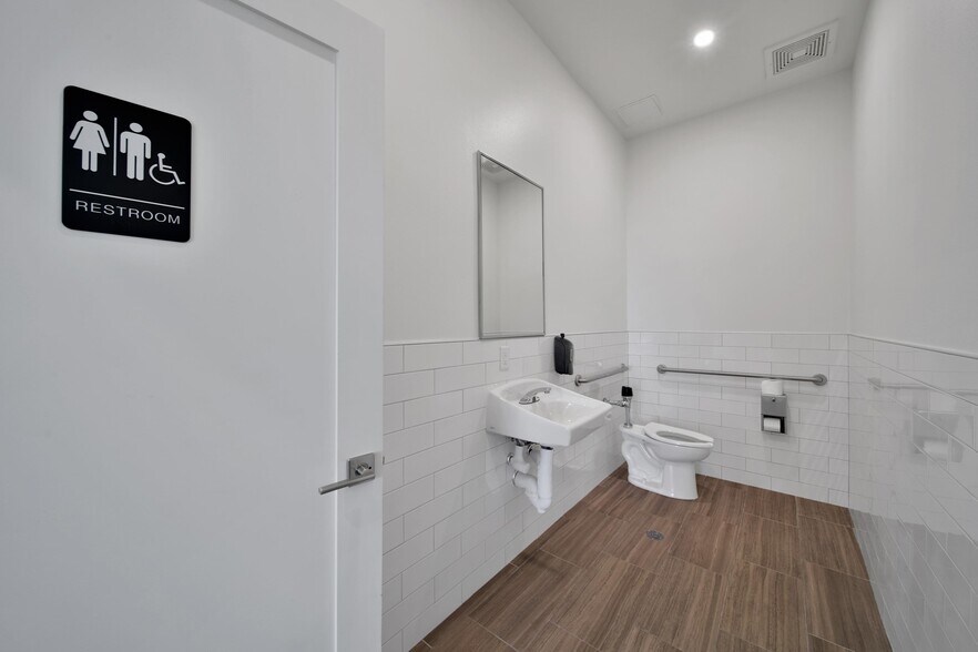 More Photos Of 104 Louetta Road & Vintage Preserve Pky, Houston Medical For Lease