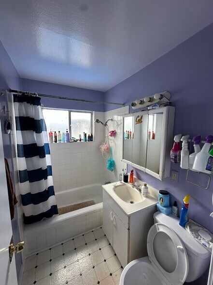 More Photos Of 2550 35th Ave, Oakland Apartments For Sale