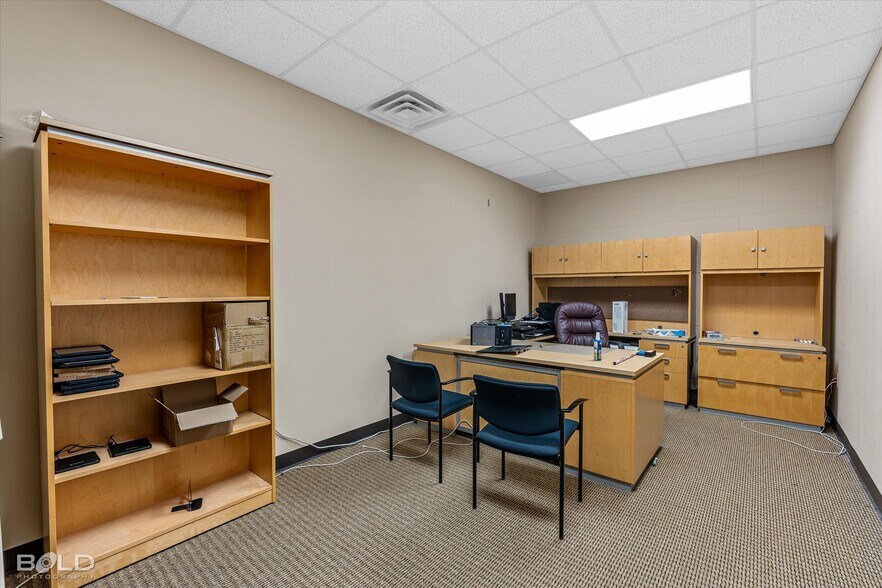 More Photos Of 523 Oxford Rd, Mansfield Office For Sale