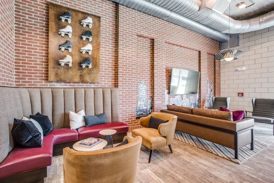 More Photos Of 195 W Davis St, Dallas Apartments For Lease