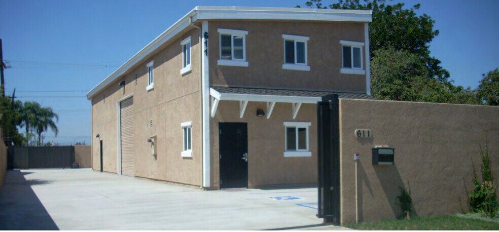 Primary Photo Of 611 E Adele St, Anaheim Flex For Sale