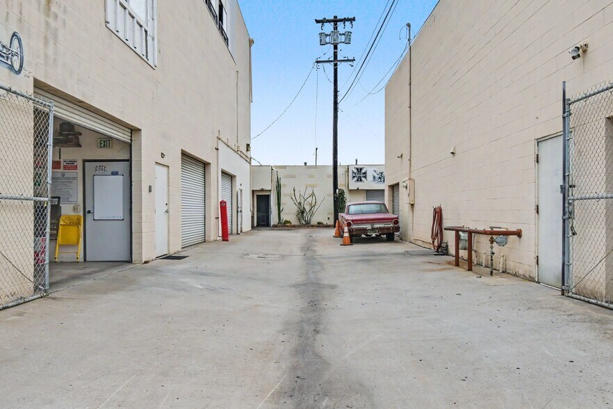 More Photos Of 1235-1239 Cushman Ave, San Diego Service For Sale