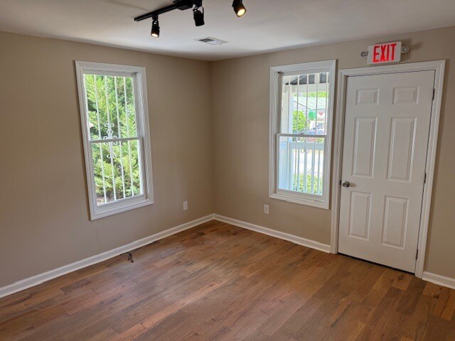 More Photos Of 113 Foster Lake Rd, Dallas Freestanding For Lease