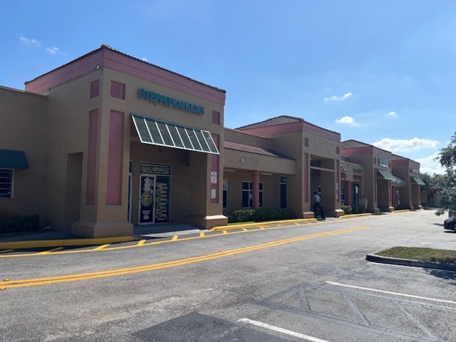 Primary Photo Of 12393-12399 Pembroke Rd, Pembroke Pines Unknown For Lease