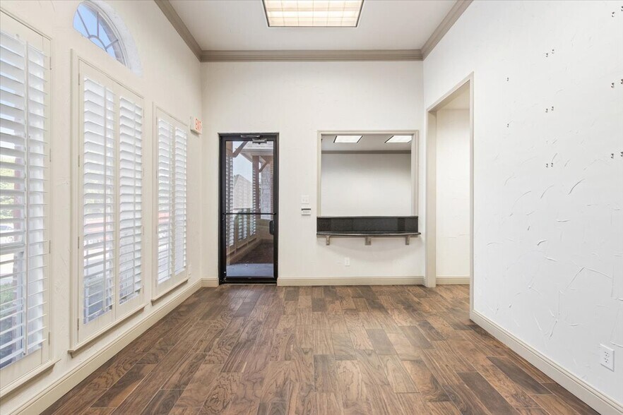 More Photos Of 1000 State Highway 6, Woodway Medical For Lease