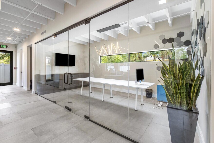 More Photos Of 3351 N Federal Hwy, Delray Beach Office For Lease