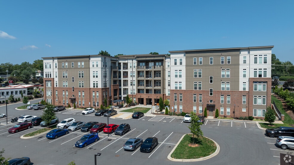 Primary Photo Of 222 S Main St, Mooresville Apartments For Lease